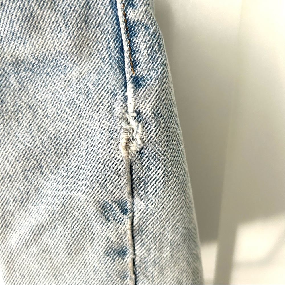 Levi's Women's Vintage Light Wash Shorts in Size‎ 31 - Picture 5 of 11
